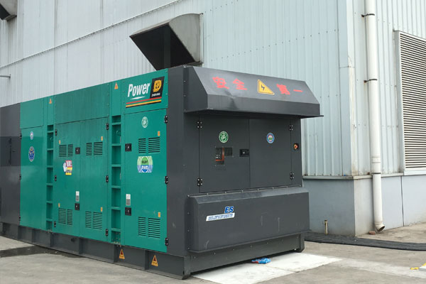 花溪燃油滤清器的更换流程是怎样的？