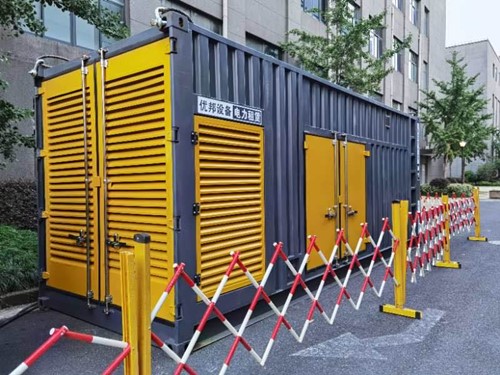 花溪如何使用转速表检查发动机的转速？